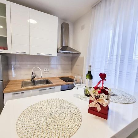 Apartment Ane 2 Tisno Luaran gambar