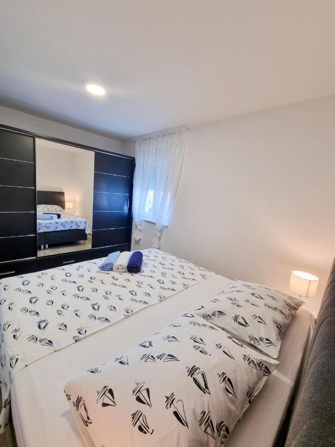 Apartment Ane 2 Tisno Luaran gambar